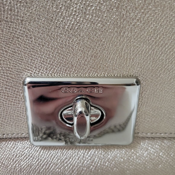 NEW Coach Shoulder Bag Purse with Chain - Picture 3 of 5